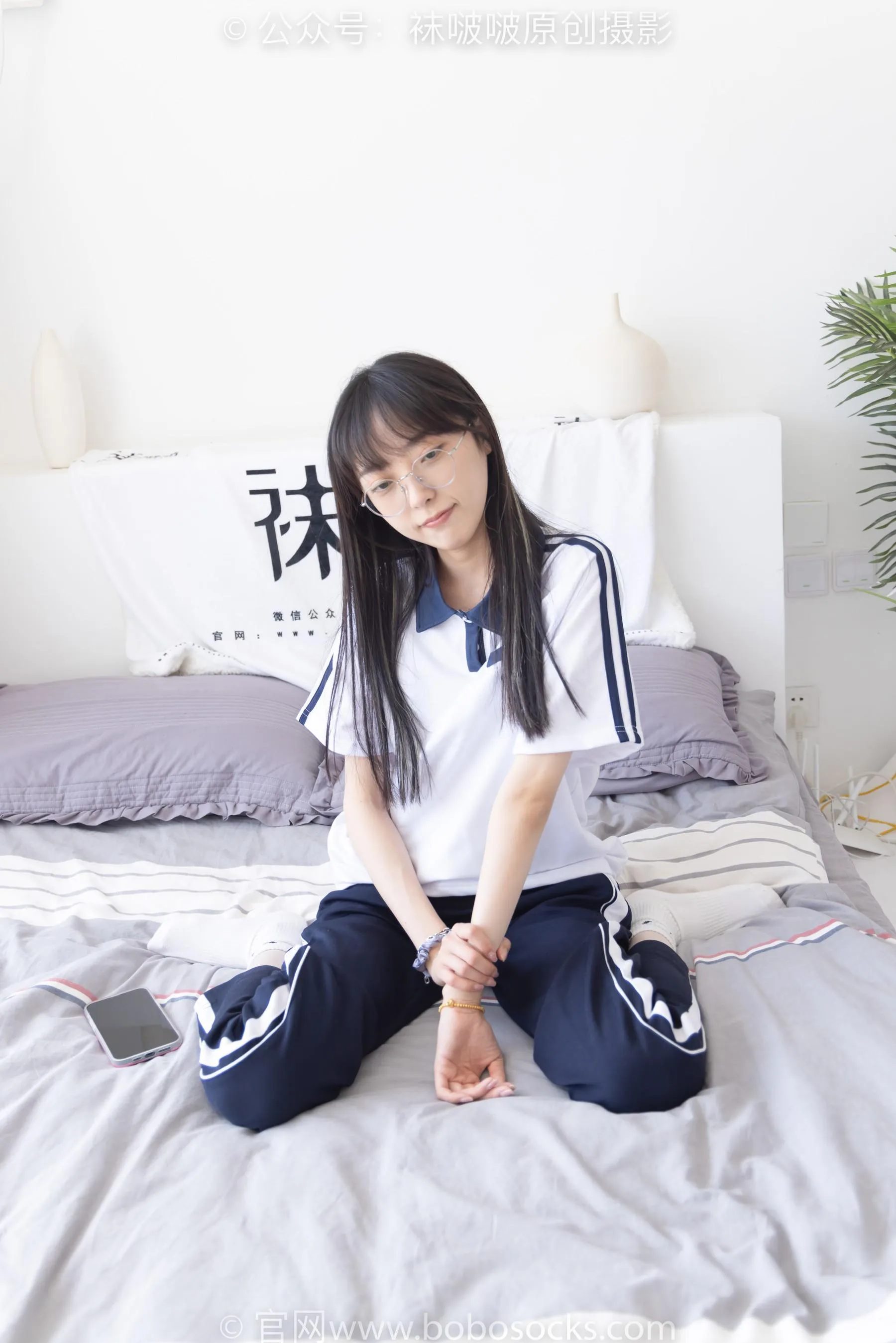 [BoBoSocks袜啵啵]NO.207 稚予-aj板鞋、白棉袜、油亮白丝、校服裤里丝 [87P]插图9